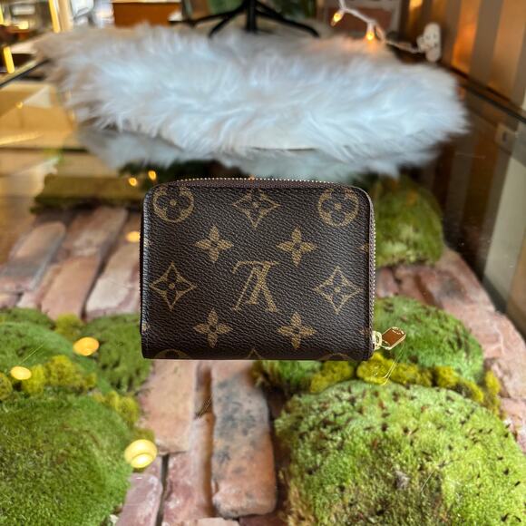 LOUIS VUITTON Monogram Zippy Coin Pouch Wallet - Picture 2 of 11